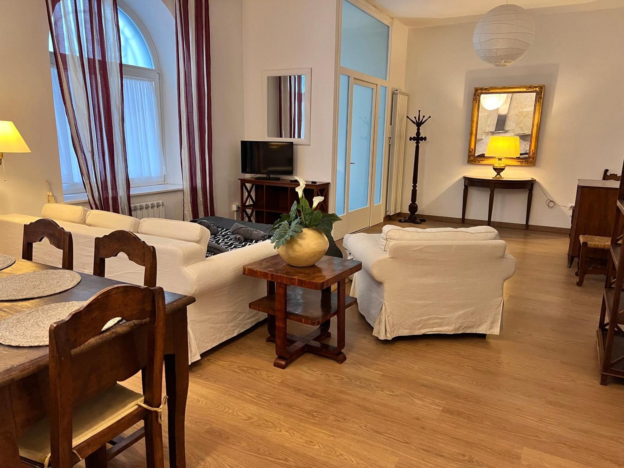 Loft With Private Parking Apartment Trieste Luaran gambar
